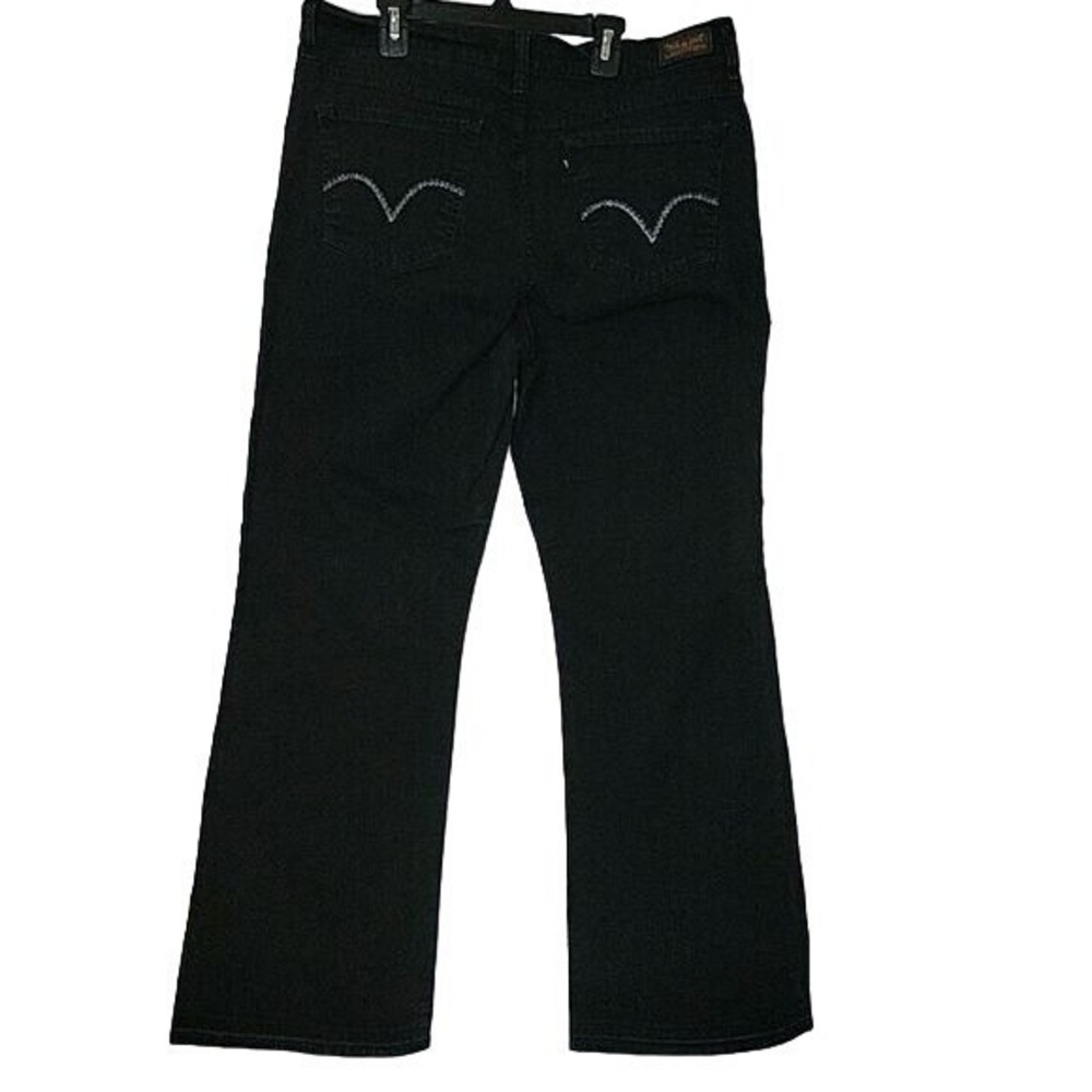 Levi's Women's Black Denim Jeans Bootcut Style Classic Embroidered pockets comfy